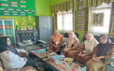 MIN 22 Hulu Sungai Utara Laksanakan Imunisasi BIAS DT dan Td Bersama Puskesmas Sungai Turak