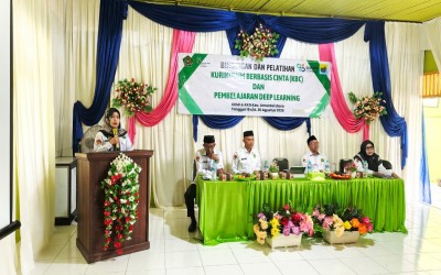 Kepala Kemenag HSU Buka Kegiatan Bimbingan dan Pelatihan Kurikulum Berbasis Cinta dan Pembelajaran Deep Learning di MIN 22 HSU
